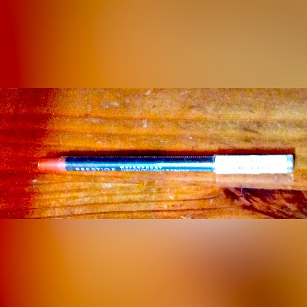 LW-42 Bramble Prestige Waterproof Lipliner Factory Sealed